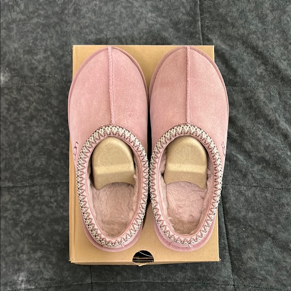 UGG Tasman Slippers in Pink Suede
